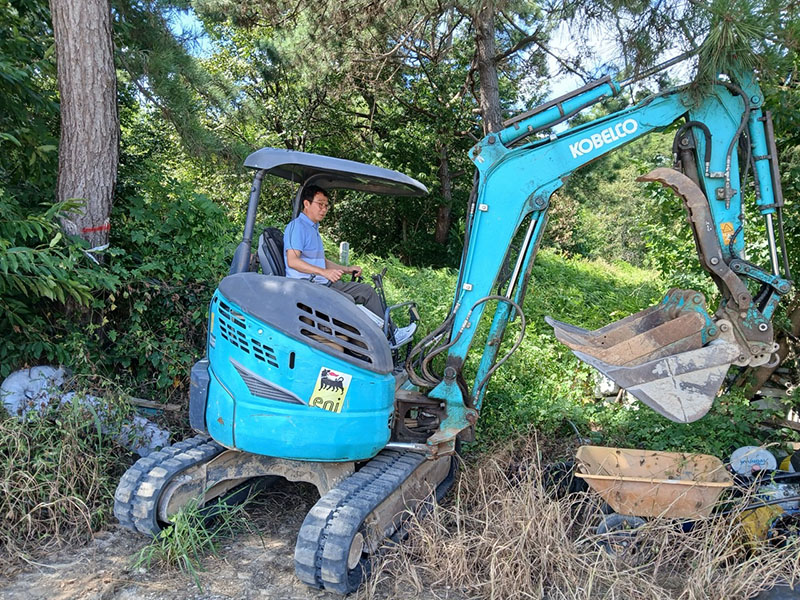 4_익산시_농업용 굴삭기 임대료 지원_농가 부담 던다.jpg
