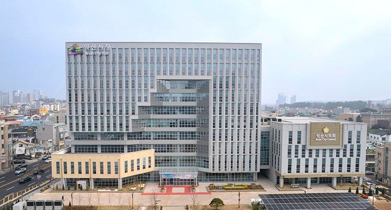 1_시민의 거실이 된 새 청사, 익산시의 백년 도약 연다 1.jpg